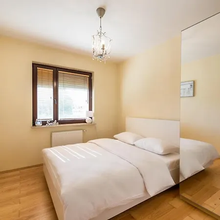 Apartment District 2br Airconditioned P *