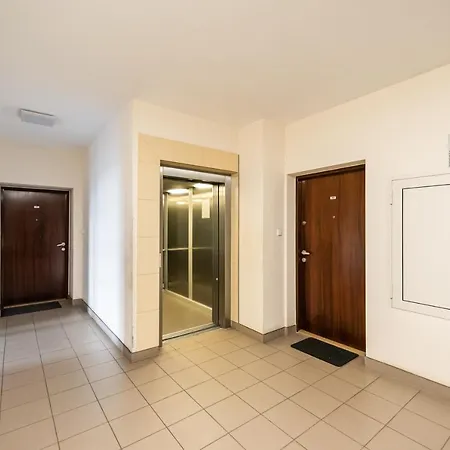 District 2br Airconditioned P By Bookinghost Warschau