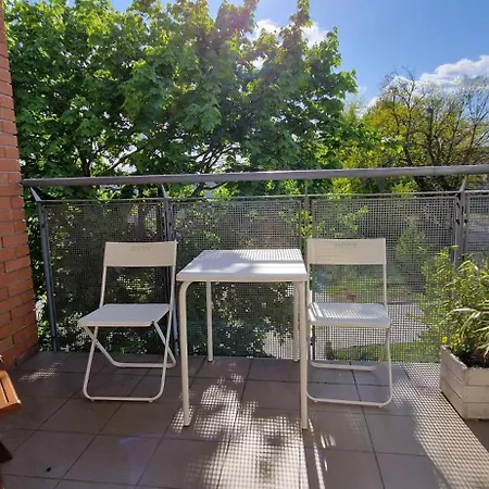 Apartment District 2br Airconditioned P *