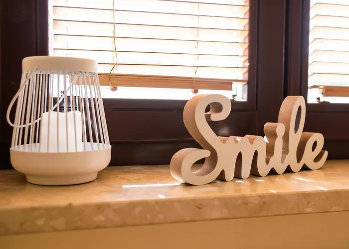 District 2br Airconditioned P By Bookinghost