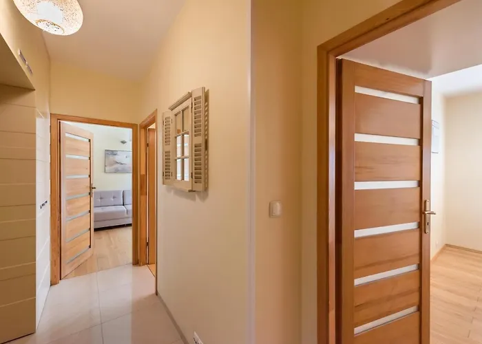 Apartment District 2br Airconditioned P By Bookinghost *