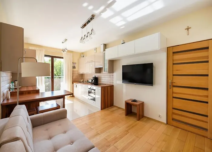 Apartment District 2br Airconditioned P By Bookinghost *