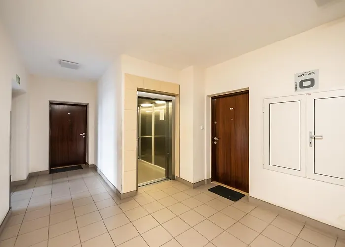 District 2br Airconditioned P By Bookinghost Warsaw