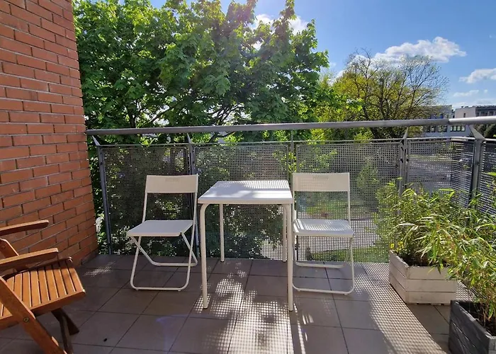 Apartment District 2br Airconditioned P By Bookinghost *