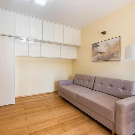 District 2br Airconditioned P By Bookinghost * Varsovie