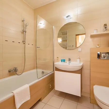 Appartement District 2br Airconditioned P By Bookinghost *