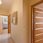 Apartament District 2br Airconditioned P By Bookinghost *