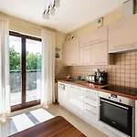 District 2br Airconditioned P By Bookinghost Warszawa